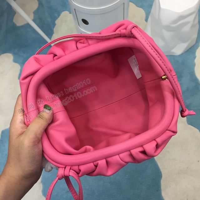 Bottega Veneta女包 98057 2019最火 寶緹嘉The pouch雲朵包 BV單肩包  gxz1045